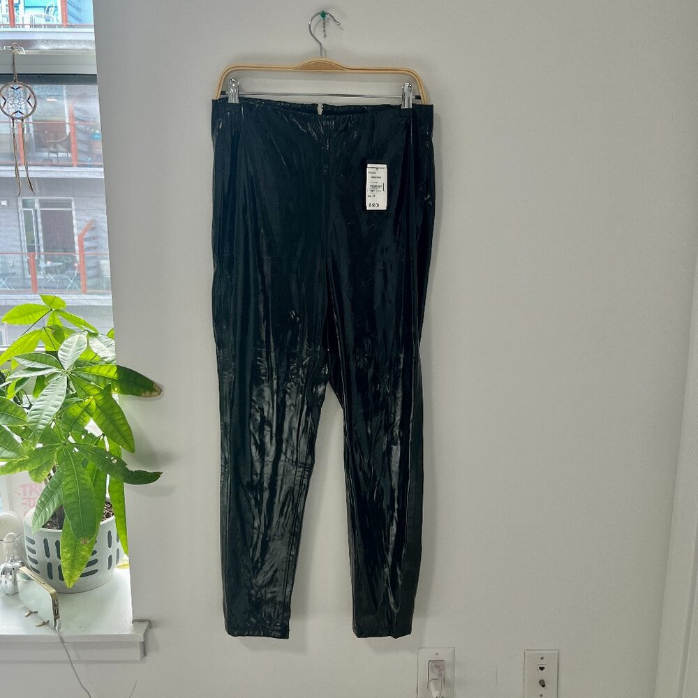 NEW Blank NYC Black Faux Leather Banger Pants Size 31